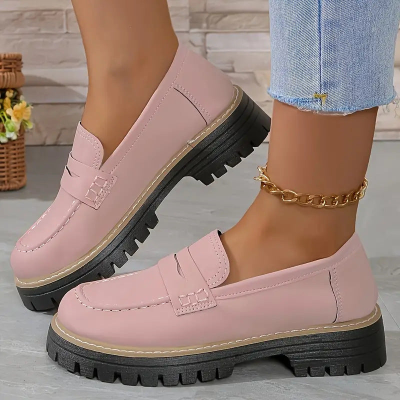 Damen robuster Plateau-Halbschuh im Loafer-Stil mit profilierter Gummisohle und dekorativem Steg EB