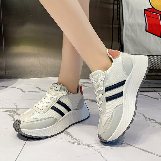 Damen Sportliche Plateausneaker mit atmungsaktiver Mesh-Oberfläche und ergonomischer Dämpfung EB