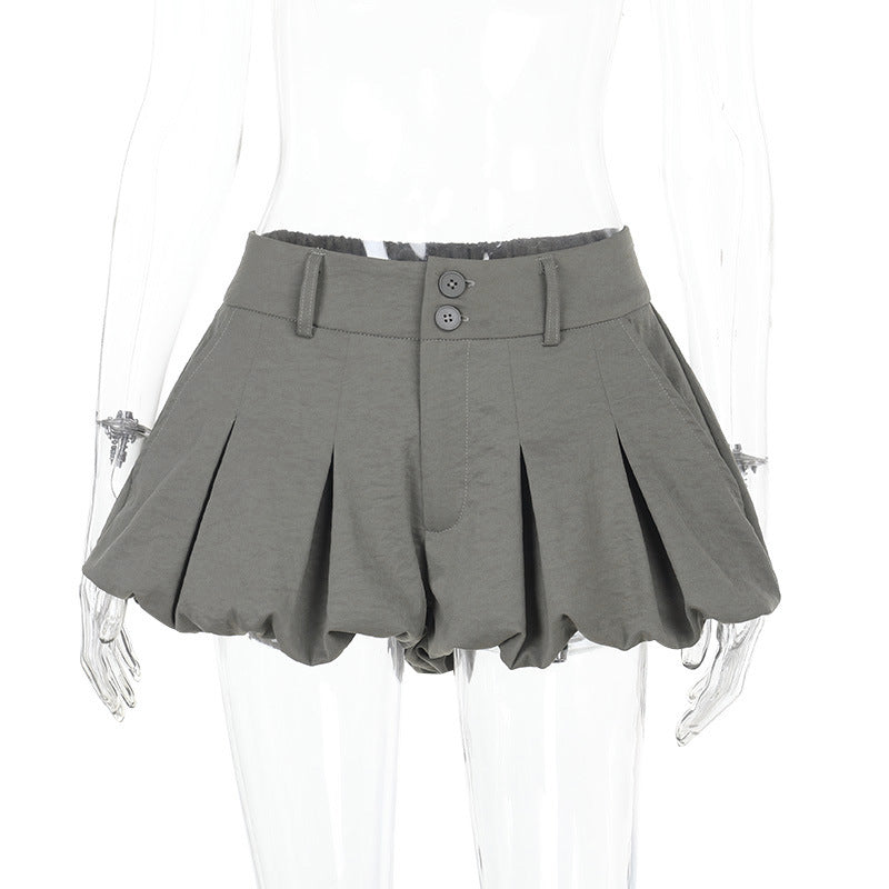 Damen modische Ballonshorts mit flatterndem Schnitt und dekorativen Knöpfen EB