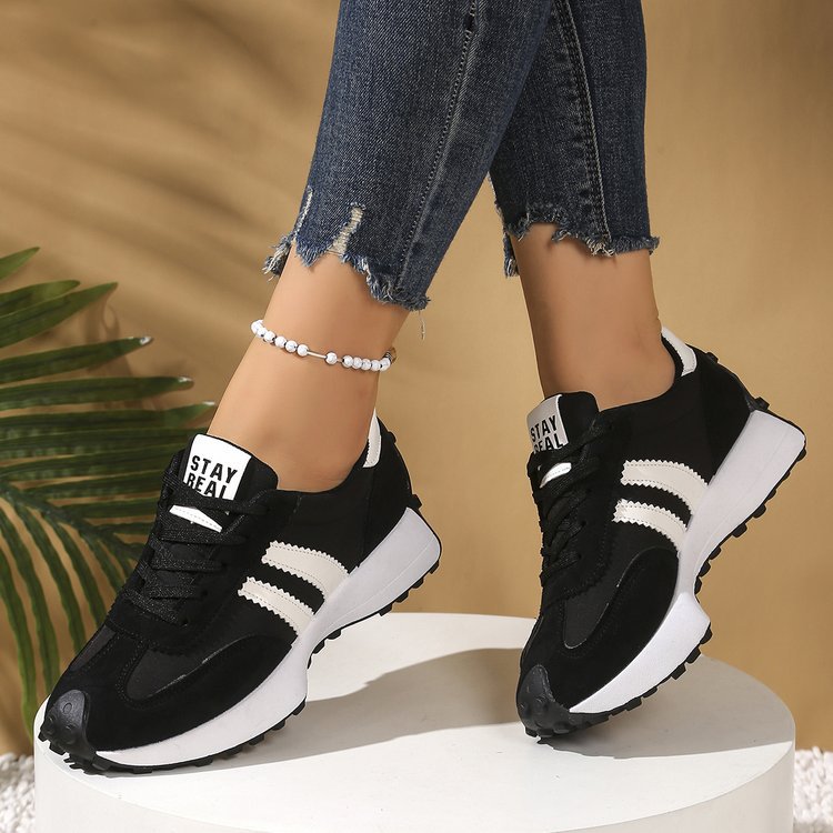 Damen nan retro-inspirierte Plateausneaker aus Veloursleder-Optik mit profilierter Gummisohle EB