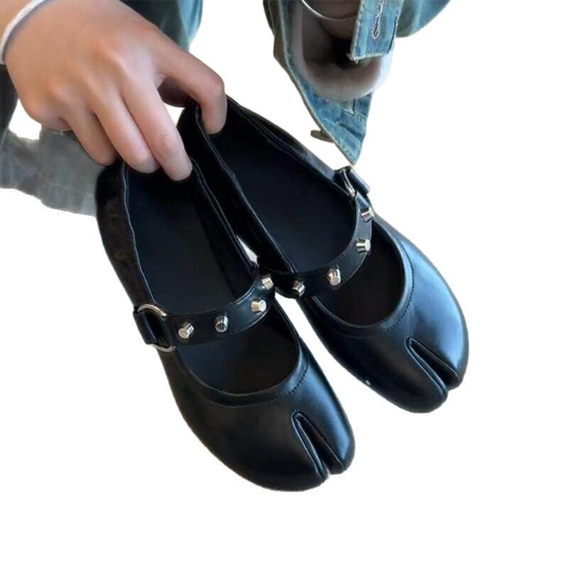 Damen Ballerinas mit dekorativen Nieten und komfortablem Riemchen EB