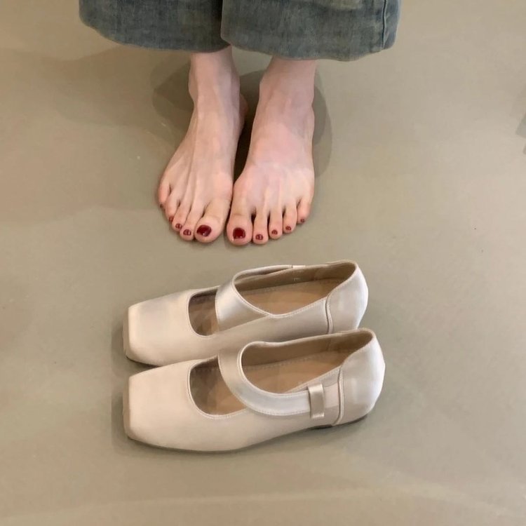 Damen elegante Ballerinas mit verstellbarem Riemen und bequemem Fußbett EB
