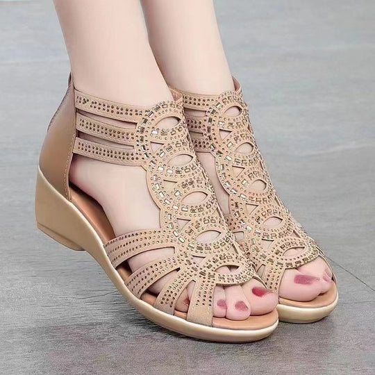 Damen Wedge-Sandalen mit filigranen Riemen und funkelnden Akzenten EB