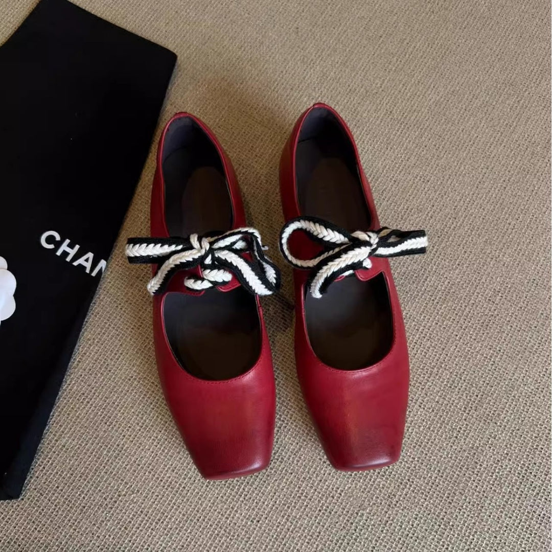 Damen elegante Ballerinas mit modischem SchnürDesign und komfortablem Blockabsatz EB