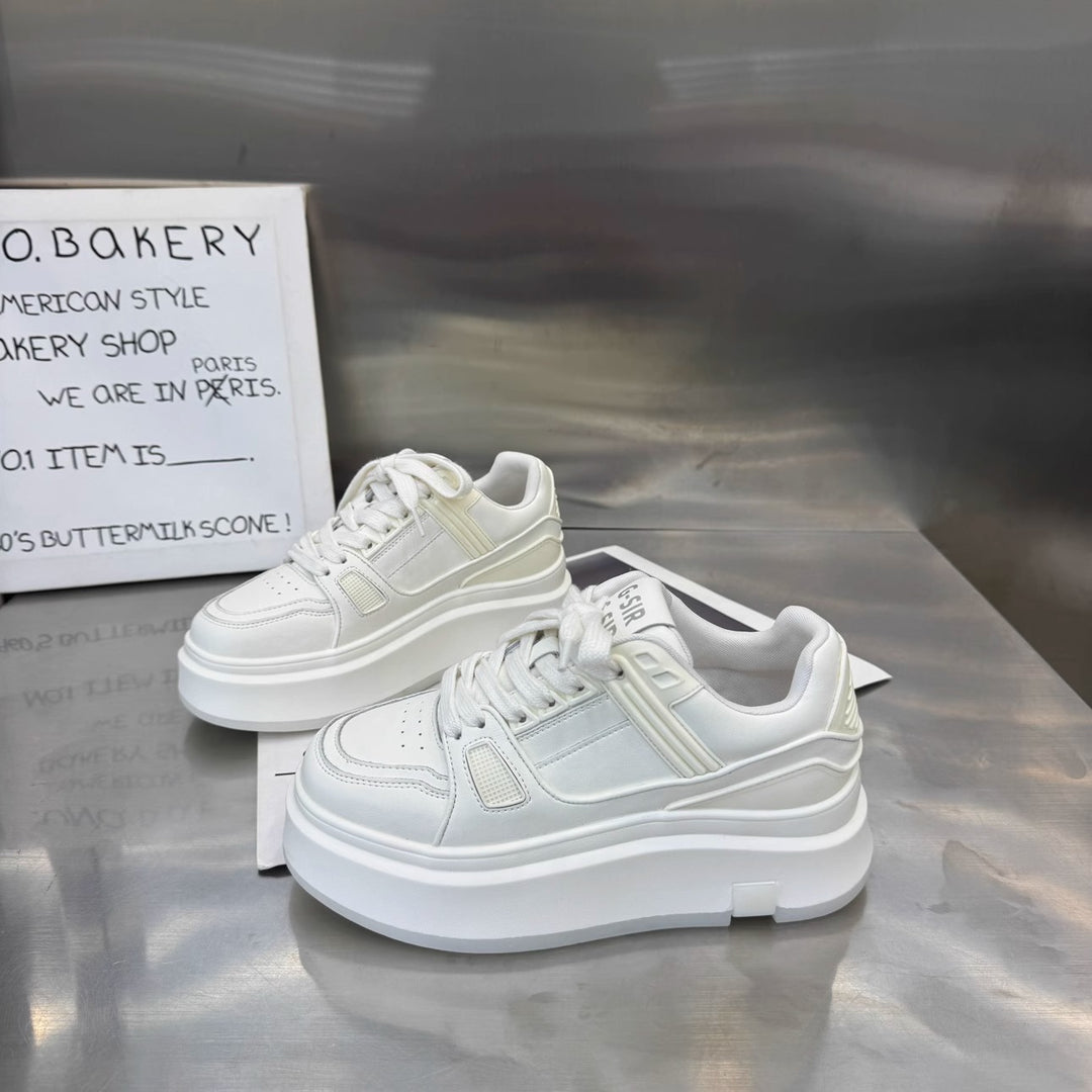 Damen Sportliche Sneakers mit dämpfender Plateausohle und atmungsaktiven Einsätzen EB