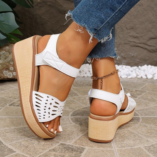 Damen komfortable Keil-Sandalen mit perforiertem Obermaterial EB