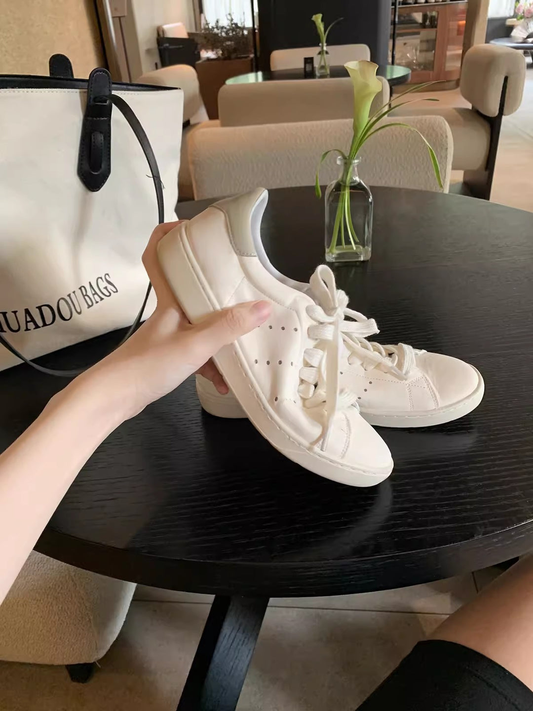 Damen Sportliche Sneaker mit atmungsaktiver Oberflächenstruktur und gepolsterter Sohle EB