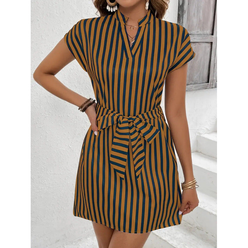Damen Kurzarmkleid mit Gürtel und Streifenmuster EB