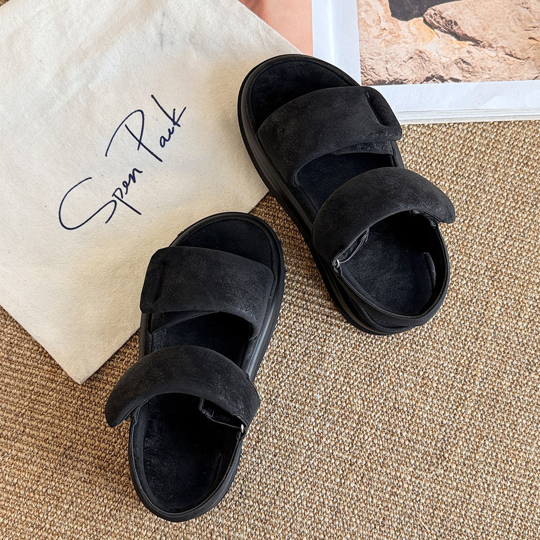 Damen Komfortable Klettverschluss-Sandalen mit attraktiven Riemen EB