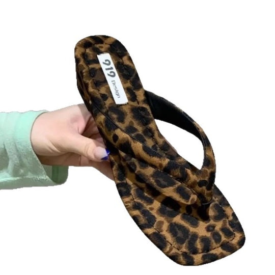 Damen komfortable Pantolette mit modischem Punktdesign EB