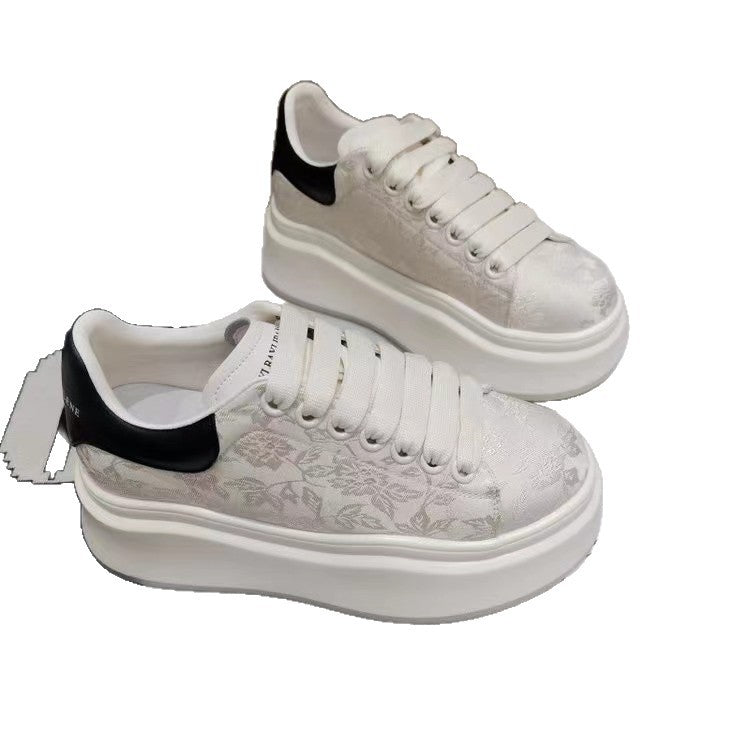 Damen Sneakers mit elegantem floralem Design und dicker Laufsohle EB