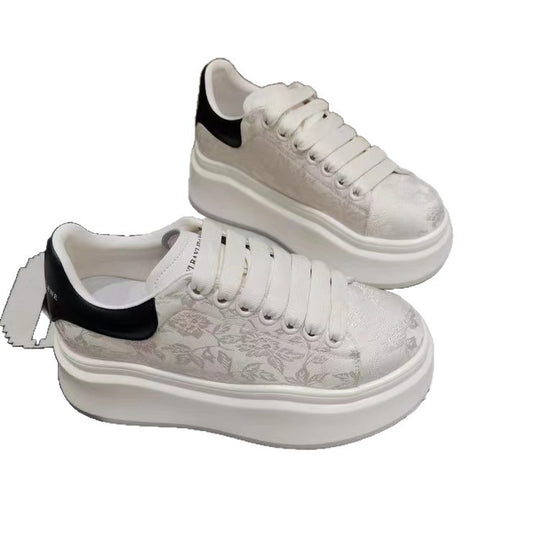 Damen Sneakers mit elegantem floralem Design und dicker Laufsohle EB