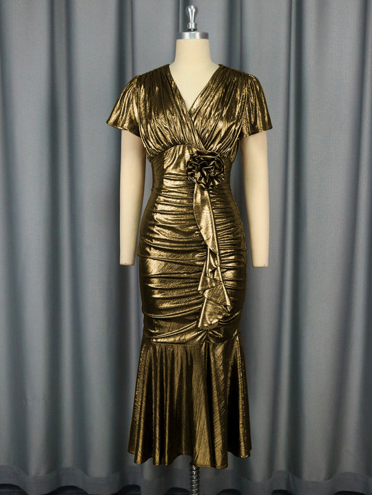 Damen figurbetontes Abendkleid mit schimmerndem Material und Rüschendetails EB