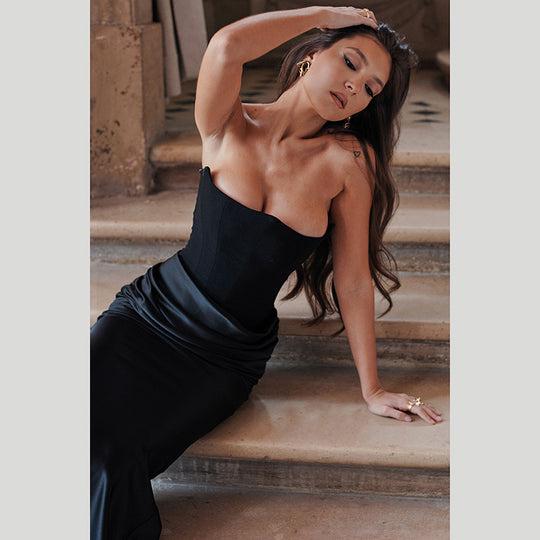 Damen Elegantes Bustier-Maxikleid mit asymmetrischer Drapierung und schickem Schlitz EB