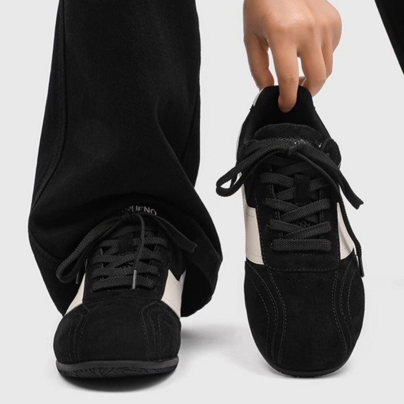Damen Sportliche Sneaker mit robustem Wildleder-Obermaterial und rutschfester Sohle EB