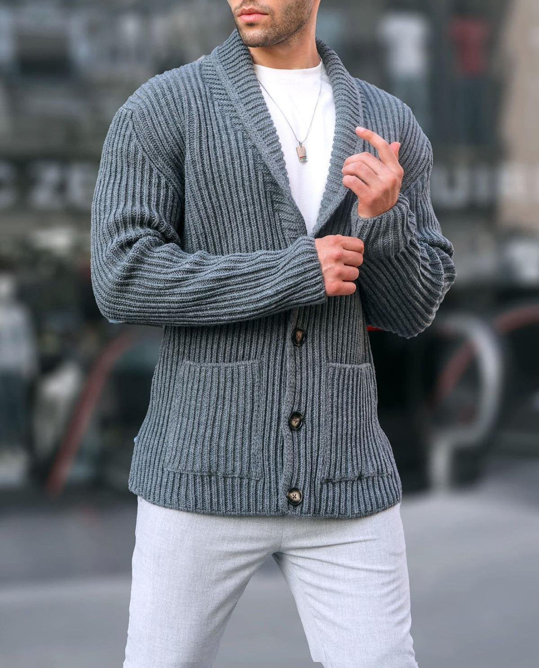 Herren Strickjacke mit tiefem Ausschnitt und knöpfen EB