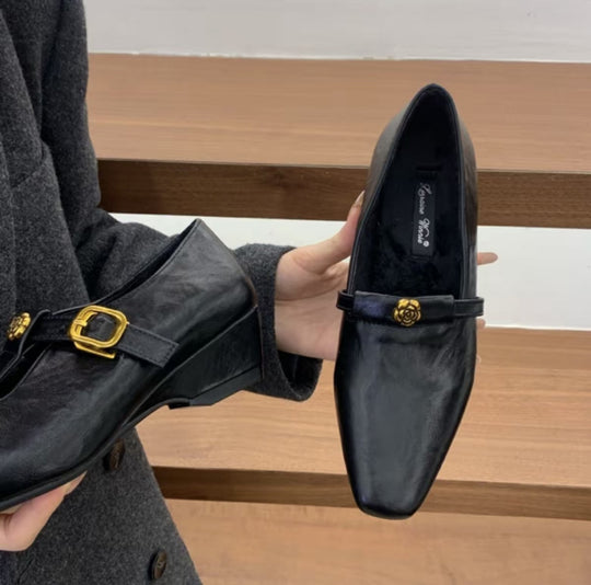 Damen elegante Ballerina-Pumps mit modischem Riemchen und stabiler Sohle EB