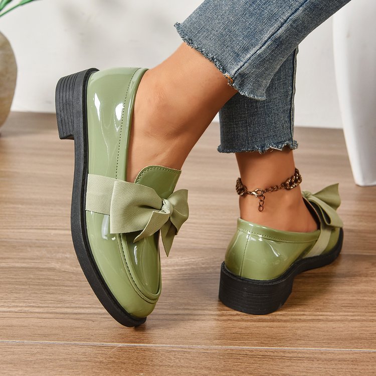 Damen elegante Mokassins mit Plastikoberfläche und modischem Schleifen-Detail EB