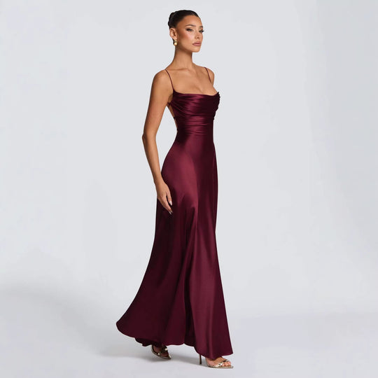Damen Elegantes Maxikleid mit raffinierten Spaghetti-Trägern und fließendem Satin EB