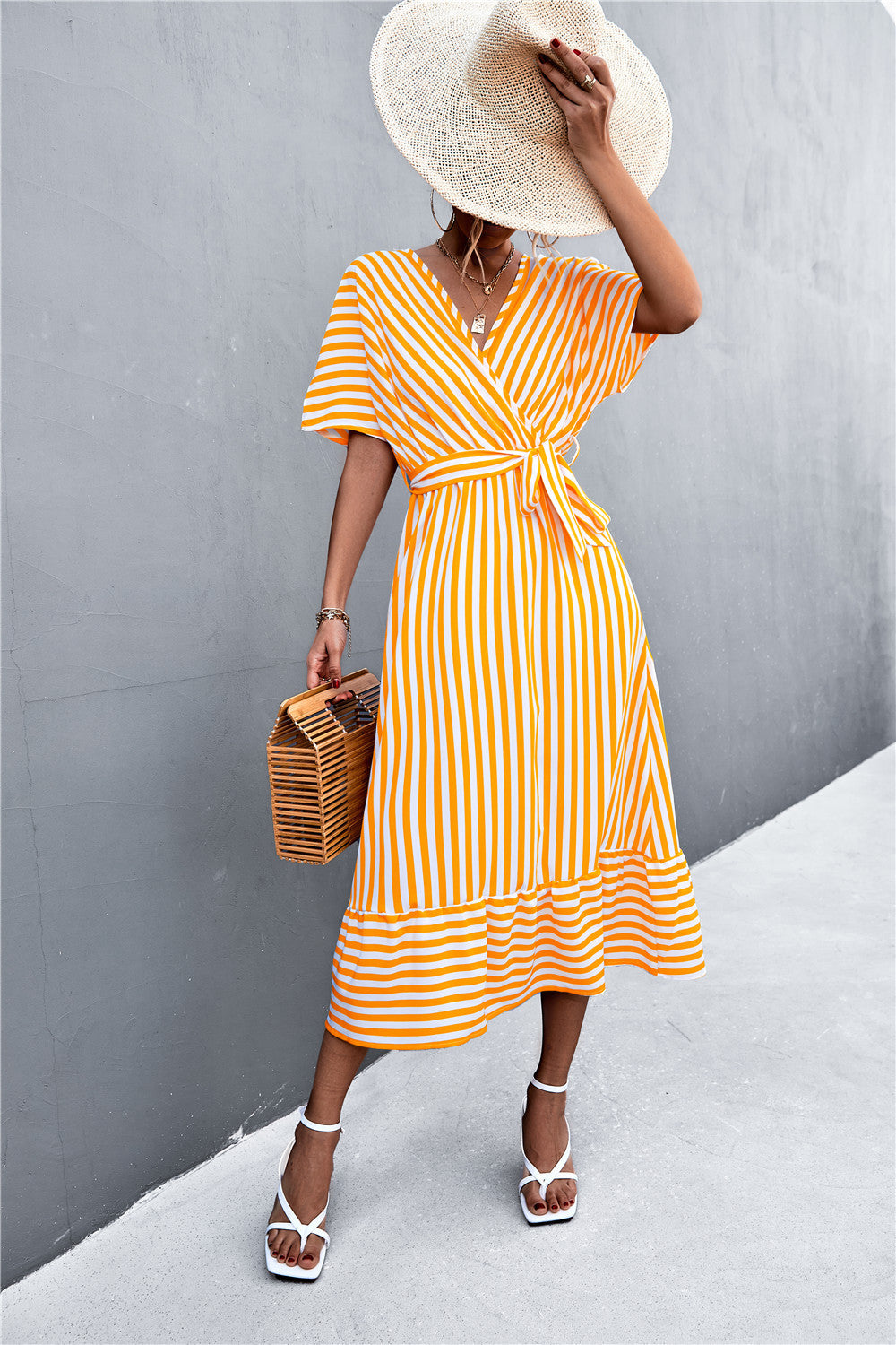 Damen Wickel-Kleid mit Streifenmuster und praktischen Bindegürtel EB