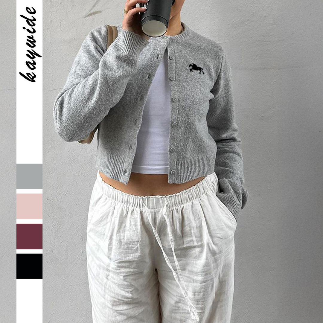Damen nan kurzes Feinstrick-Cardigan mit Rundhalsausschnitt, durchgehender Knopfleiste und gesticktem Pferde-Logo EB