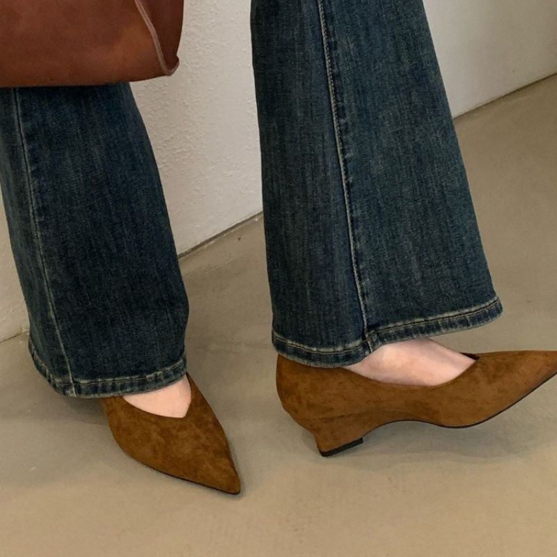 Damen spitze Wedge-Pumps aus samtweichem Velours EB