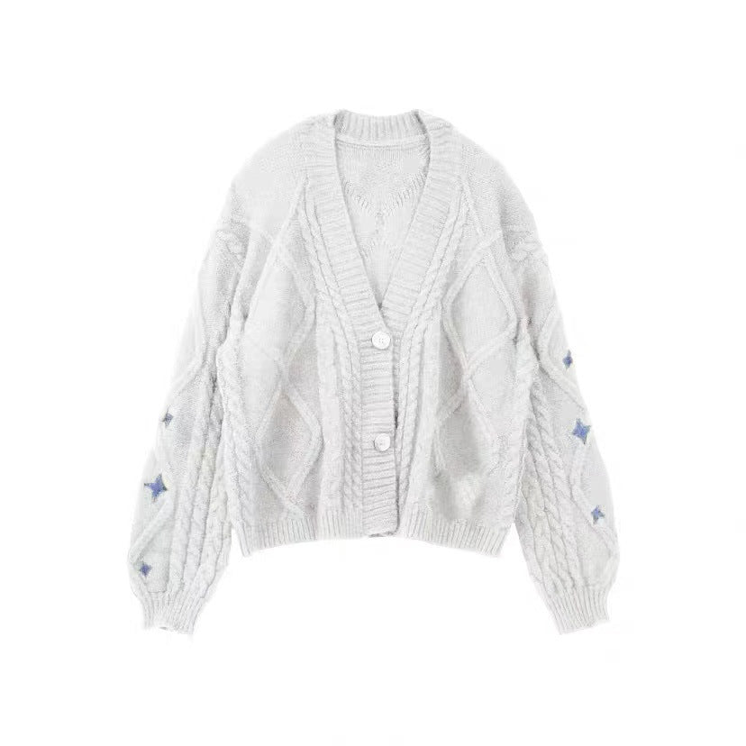 Damen nan oversize Strickcardigan mit Zopfmuster und Sternapplikationen V-Ausschnitt Knopfleiste EB