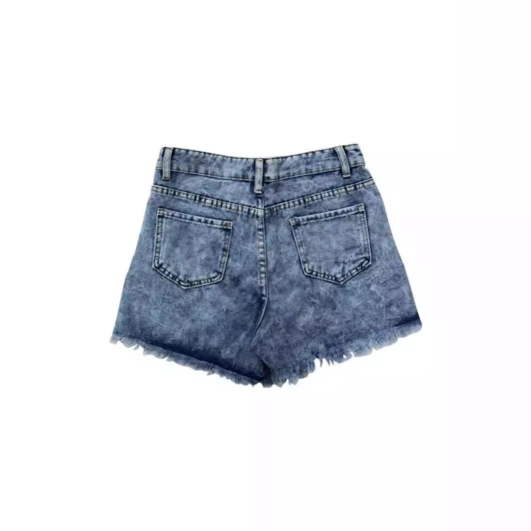 Damen Denim-Shorts mit trendigen Stickdetails und Fransensaum EB