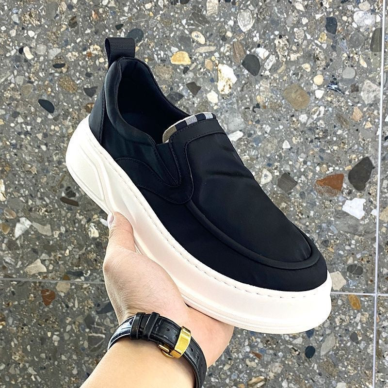 Damen Slip-On Sneakers mit rutschfester Sohle und komfortablem Innenfutter EB