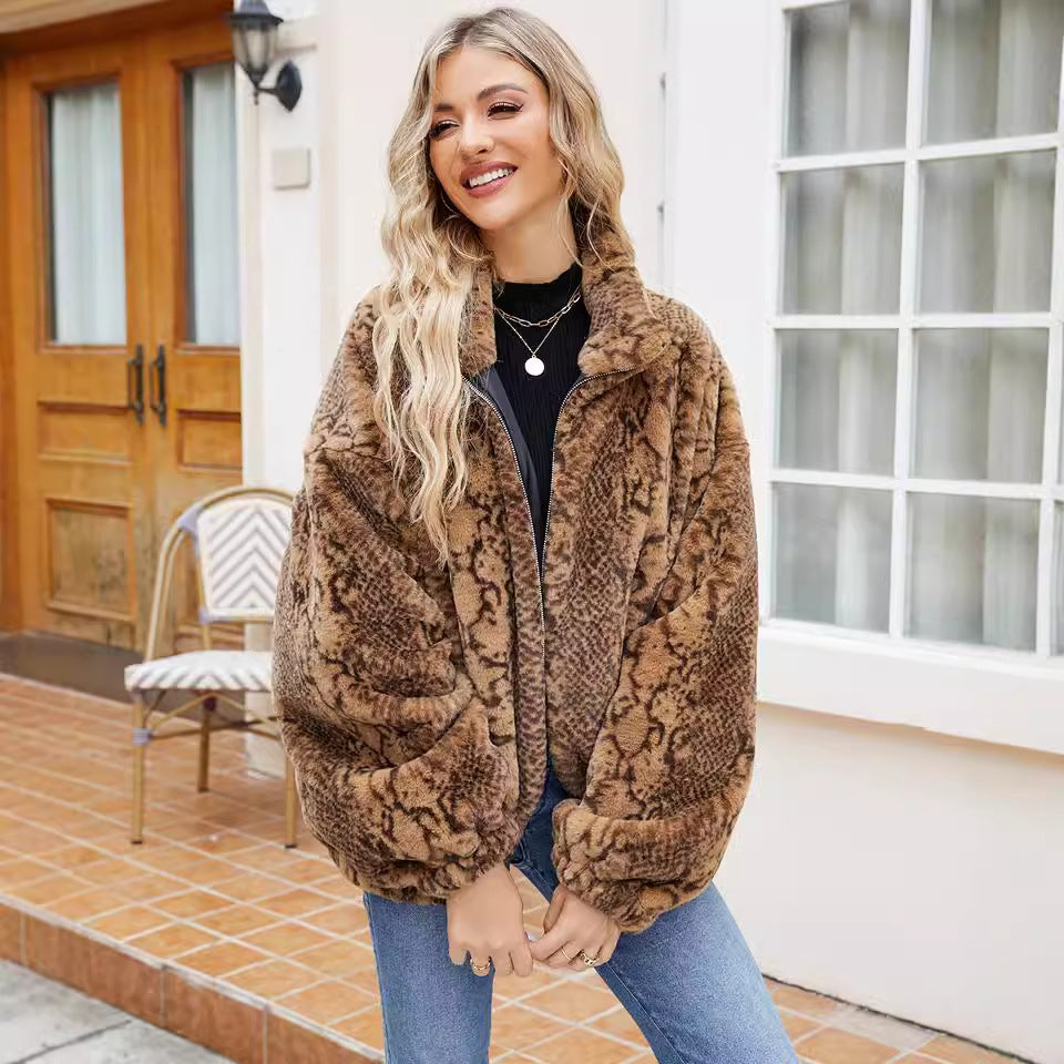 Damen Kuschelige Kunstpelzjacke im Schlangenlook EB