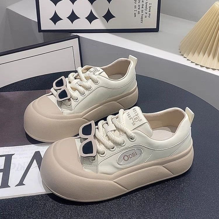 Damen modische Sneaker mit einzigartigen Details und hohem Tragekomfort EB