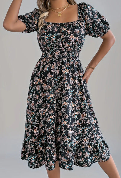 Damen sommerliches Blumenkleid mit Puffärmeln und Rüschensaum EB