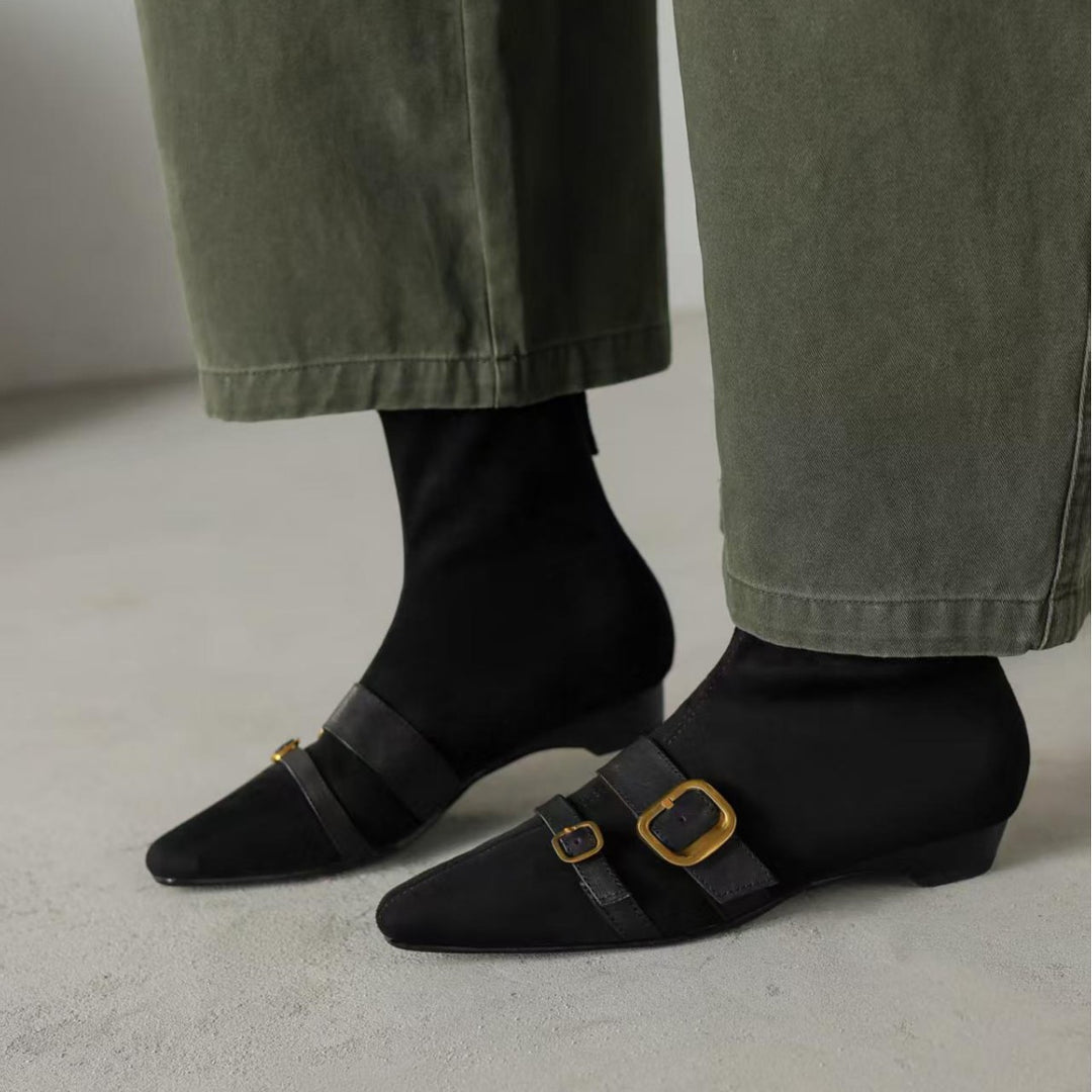 Damen Ankle Boots mit elegantem Riemen und spitz zulaufendem Design EB