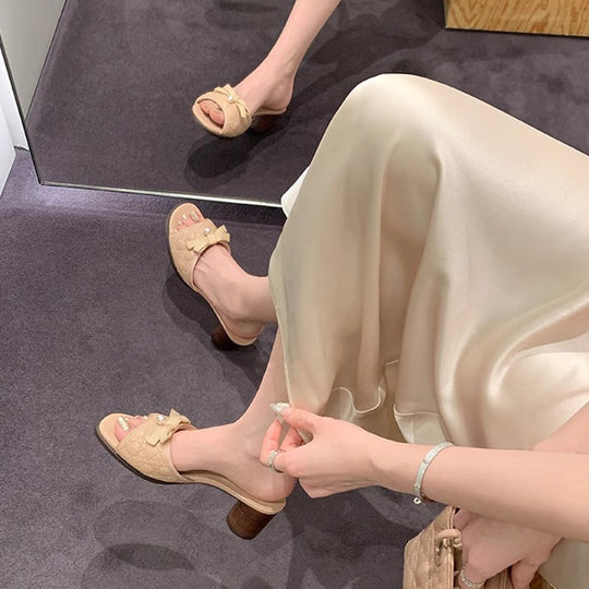 Damen modische Mules mit elegantem Perlenschmuck und komfortablem Absatz EB