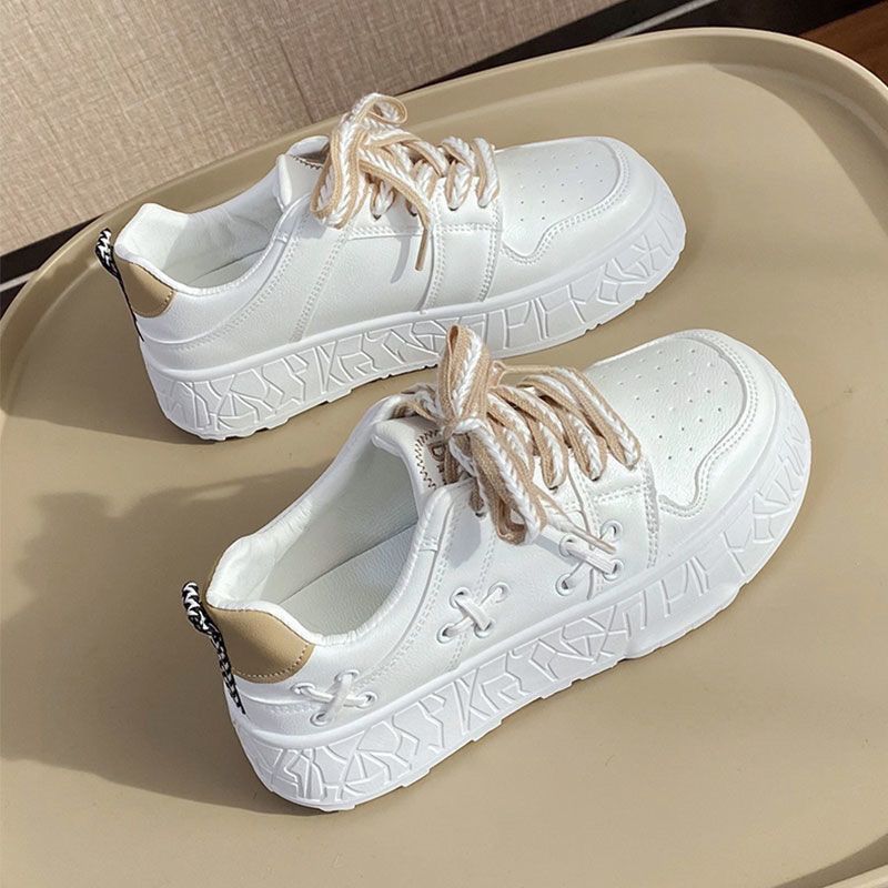 Damen Sneaker mit modischem Design und robuster Sohle EB
