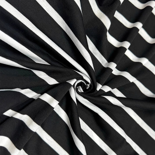 Damen Wickelmaxikleid mit Streifenmuster und elegantem Bund EB