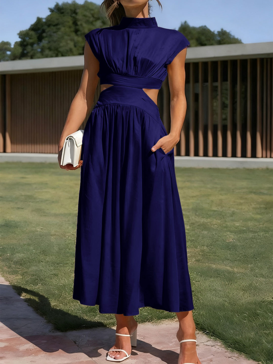 Damen Maxikleid mit elegantem Wickeldesign und raffiniertem Cut-Out EB