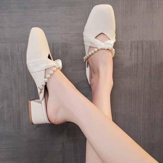 Damen Elegante Mules mit perlenverzierten Riemen und niedriger Blockabsatz EB