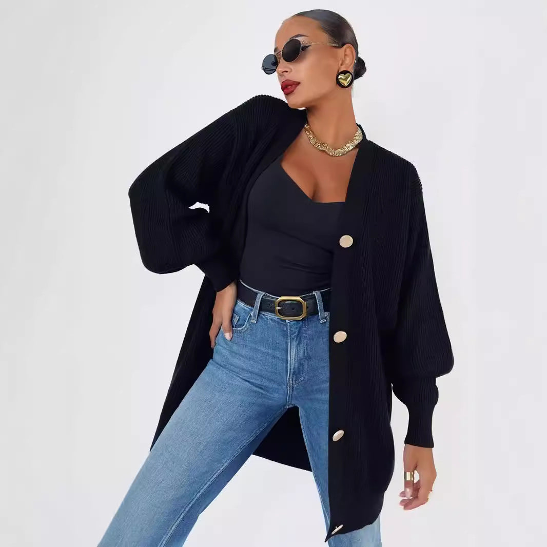 Damen Strickjacke mit oversized Schnitt und dekorativen Knöpfen EB