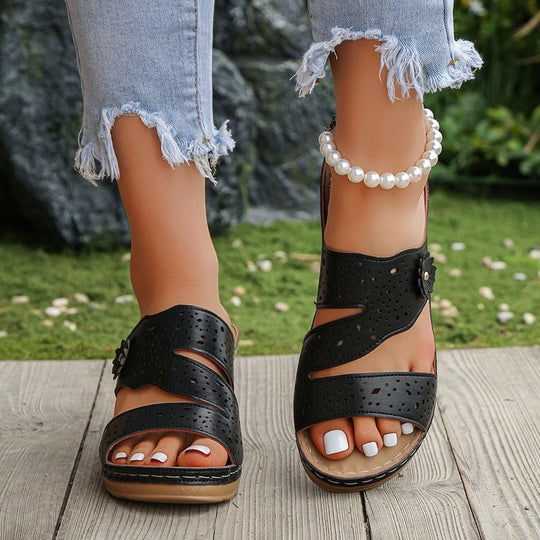 Damen Bequeme Sommer-Pantoletten mit eleganter Perforation EB