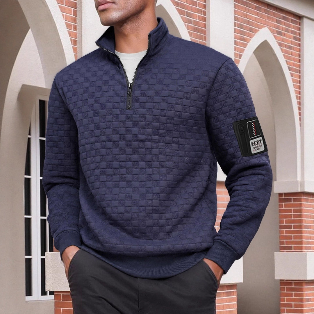 Herren nan strukturierter Stehkragen-Halbzip-Pullover mit Karosteppung, elastischen Bündchen und Ärmel-Patch EB