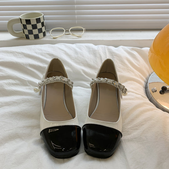 Damen Elegante Ballerinas mit modischen Riemen und detailreicher Faltenoptik EB