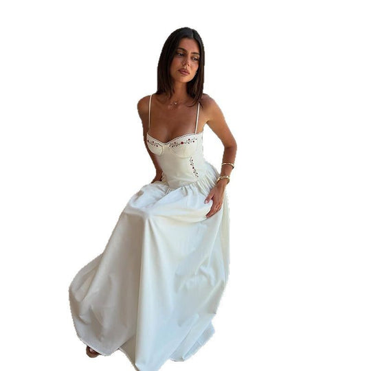 Damen Midikleid mit dekolletiertem Oberteil und dekorativen Knöpfen EB