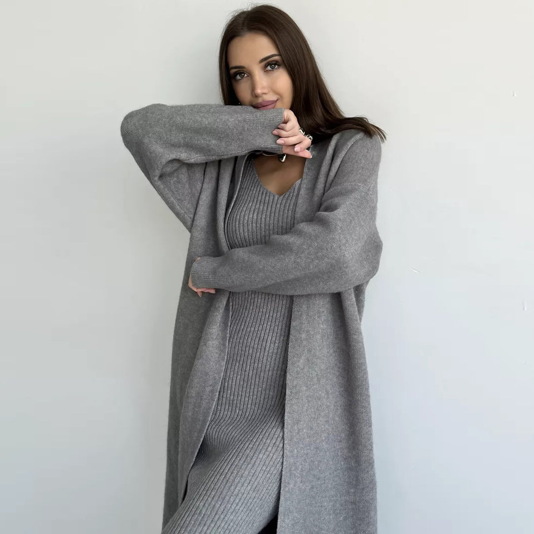 Damen Strickkleid mit tiefem V-Ausschnitt und langem Schnitt EB