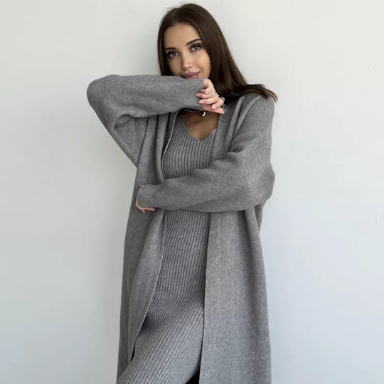 Damen Strickkleid mit tiefem V-Ausschnitt und langem Schnitt EB