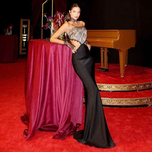 Damen Elegantes Maxikleid mit Spitze und Raffiniertem Schnitt EB