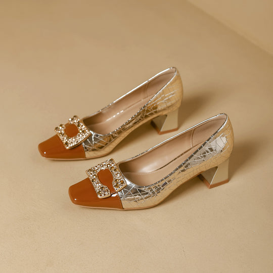 Damen elegante Pumps mit funkelndem Schmuckdetail und Absatz EB