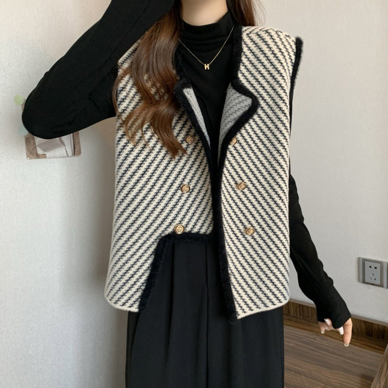 Damen Strickweste mit elegantem Schnitt und klassischen Knopfdetails EB