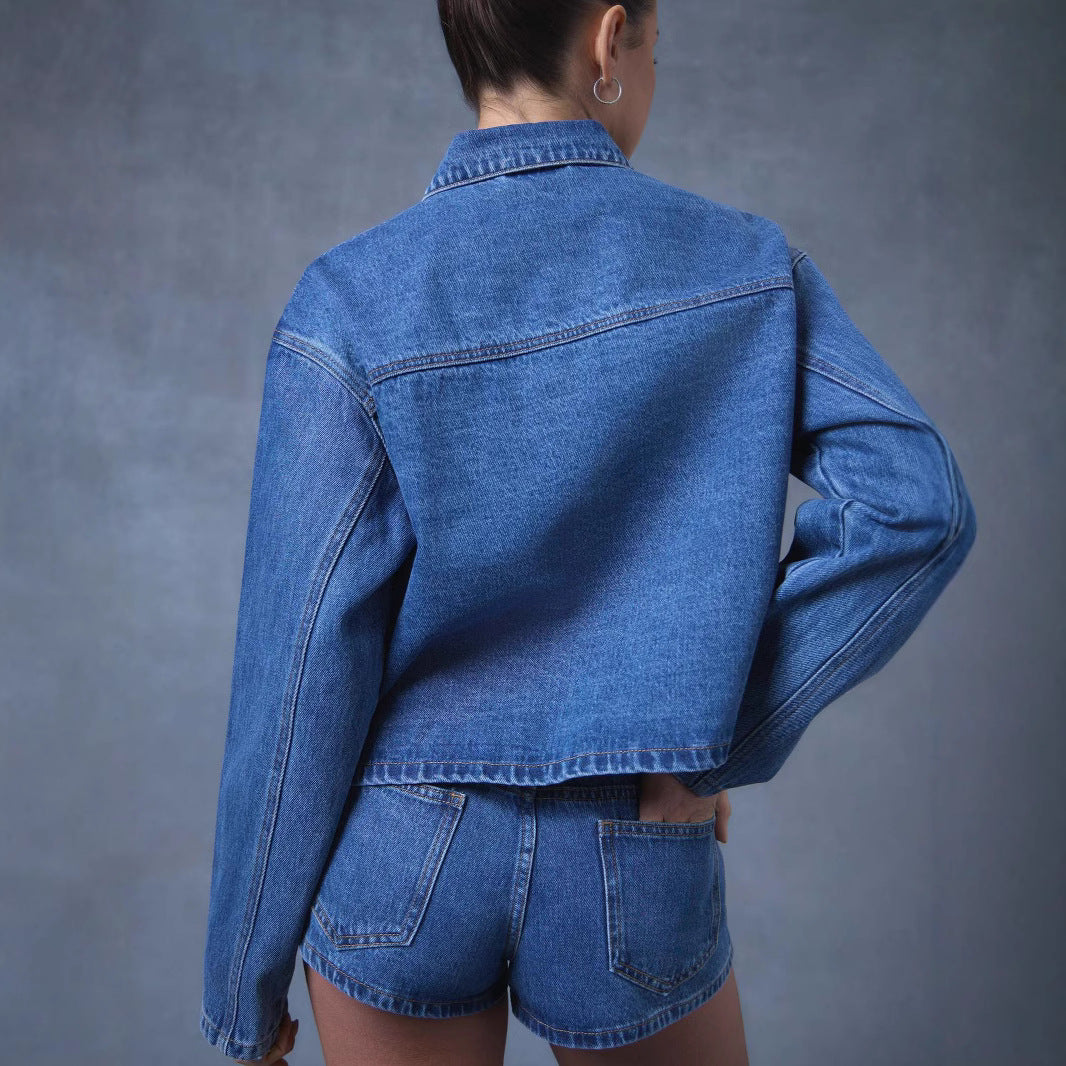 Damen nan kurze Denimjacke mit dekorativen Knotenverschlüssen, kastiger Silhouette und Hemdkragen EB