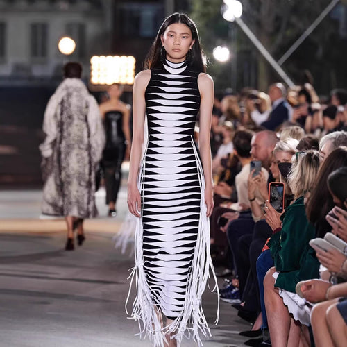 Damen körperbetontes Maxikleid mit Fransen und grafischem Design EB